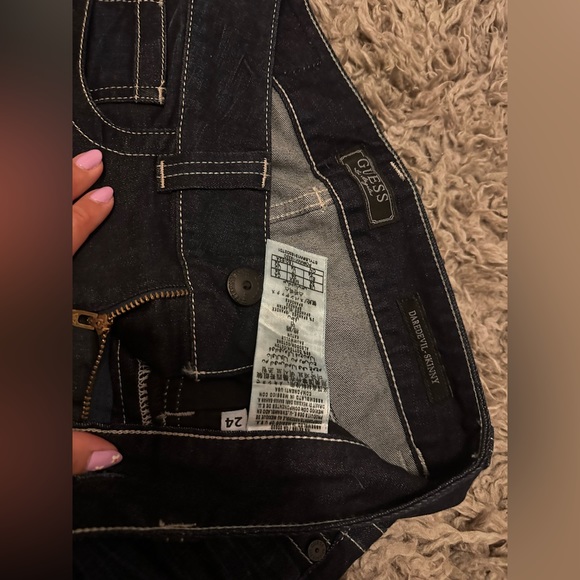 GUESS daredevil skinny size 24. Rhinestone pocket. - Picture 2 of 5